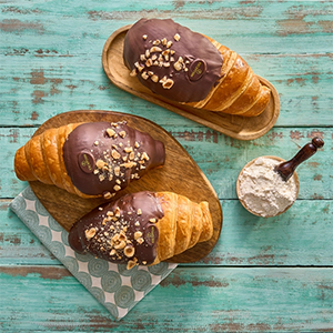 chocolate-croissant-1-piece-4BK0201113-29-copy