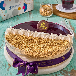 ice-cream-half-raspberry-yogurt-half-lotus-cake-4IC0404106-92-copy
