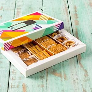 mini-mixed-oriental-sweets-box-4OD0206156-109-1