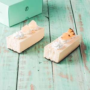 pineapple-gateaux-4WD0113117-193-1