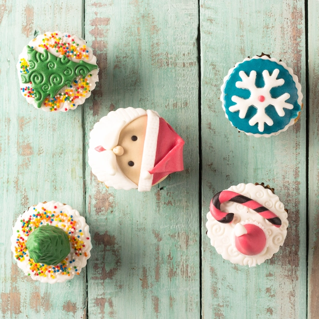 christmas-santa-claus-muffins-4BF0503121-176