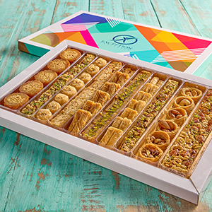special-oriental-desserts-mix-medium-box-4OD0206118-%D8%B9%D9%84%D8%A8%D8%A9-%D8%B4%D8%A8%D9%8A%D8%B4%D8%A7%D9%84-%D8%B4%D8%B1%D9%82%D9%8A